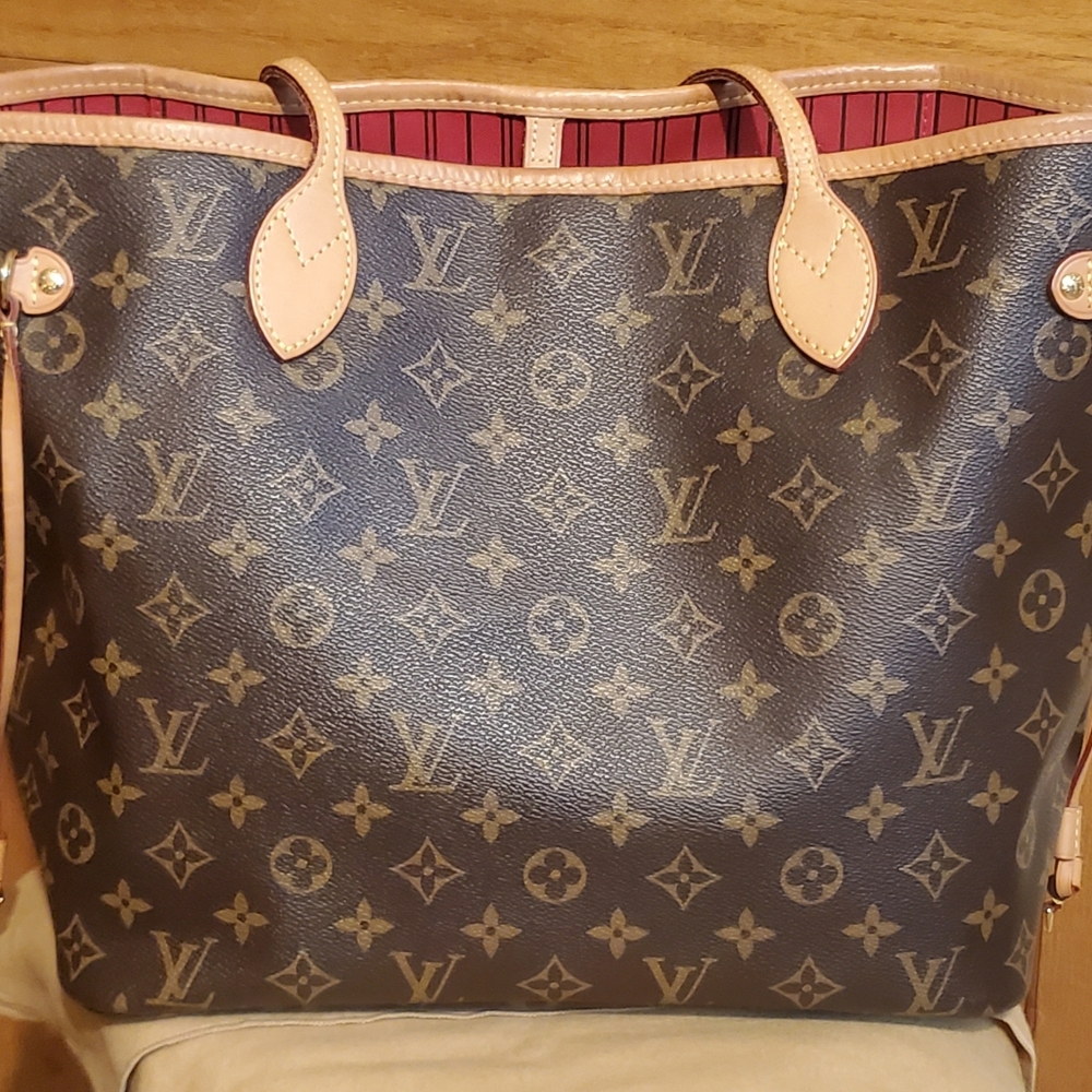 Louis Vuitton Monogram Neverfull MM, COA & LV DUSTBAG INCLUDED